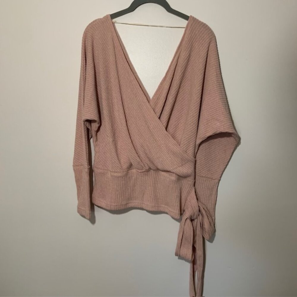 NWOT Style Rack Women's Wrap V-Neck Tie Front Deep Plunge Ribbed Shirt - Size M